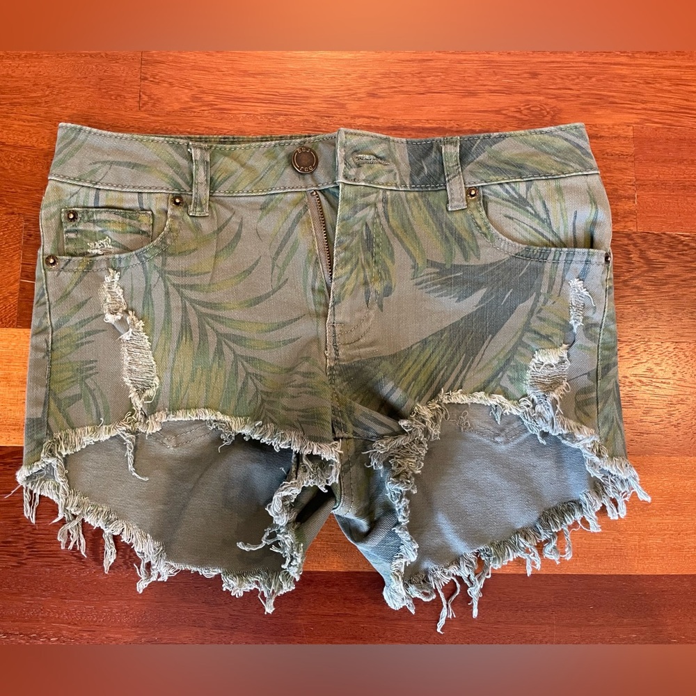 Army Green hot pants denim shorts frayed edge new with tags removed. Size 4-6